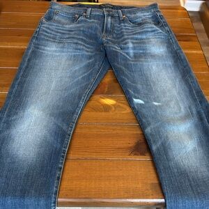 Lucky Brand 33/30 Skinny Jeans.